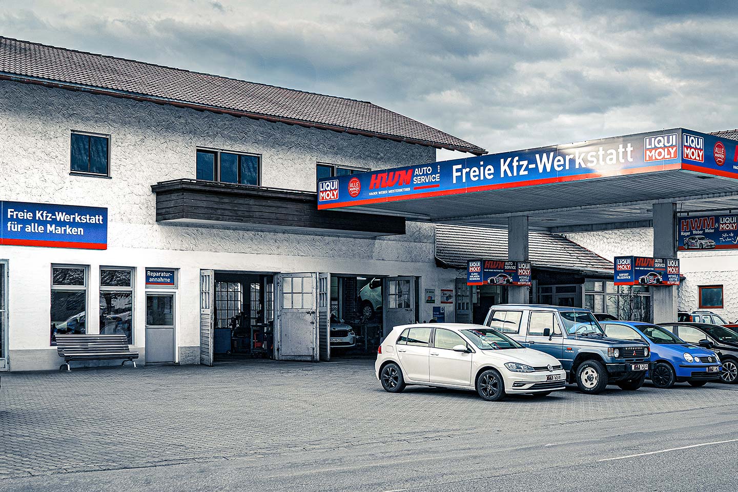 Außenansicht der freien Kfz-Werkstatt HWM in Kiefersfelden